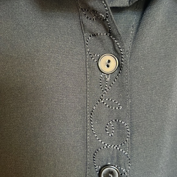 Embroidered black button down collard tunic length shirt XL easy care - Picture 3 of 7